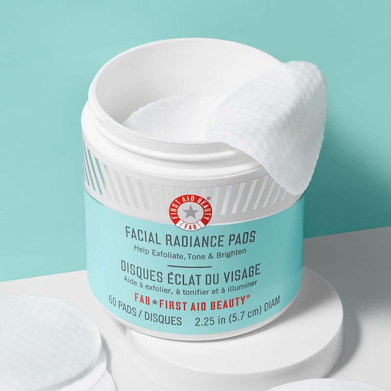 First Aid Beauty Facial Radiance Pads | Facial pads | skincare pads | face wipes | First aid beauty | skincare | skin | radiance pads for your skin