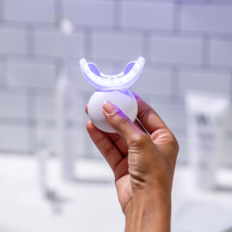 <iframe width="340" height="604" src="https://www.youtube.com/embed/yiJ2cYporLY" title="Spotlight - How to use the Professional LED Teeth Whitening System" frameborder="0" allow="accelerometer; autoplay; clipboard-write; encrypted-media; gyroscope; picture-in-picture; web-share" allowfullscreen></iframe>